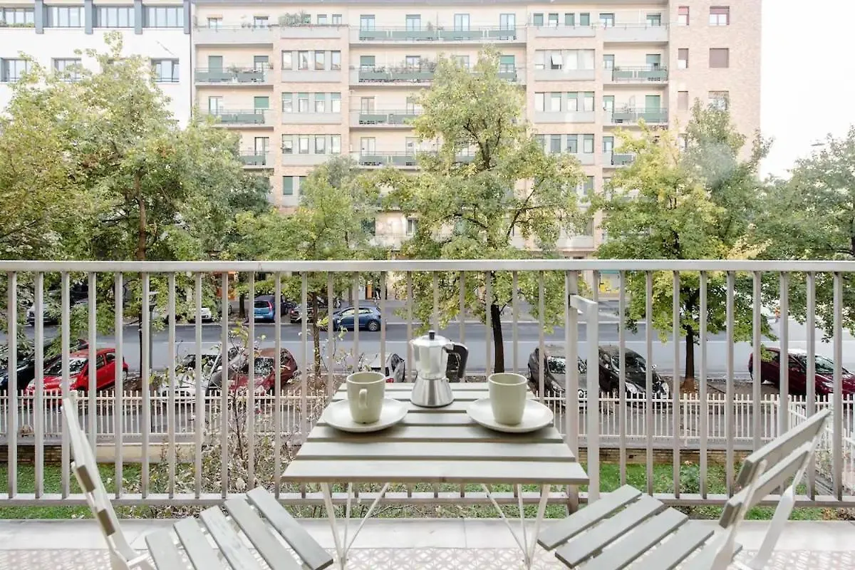 Apartment Luxury 2 Bedroom Apartament, Close To San Siro, Fiera And 10 Min Metro To Duomo Milan