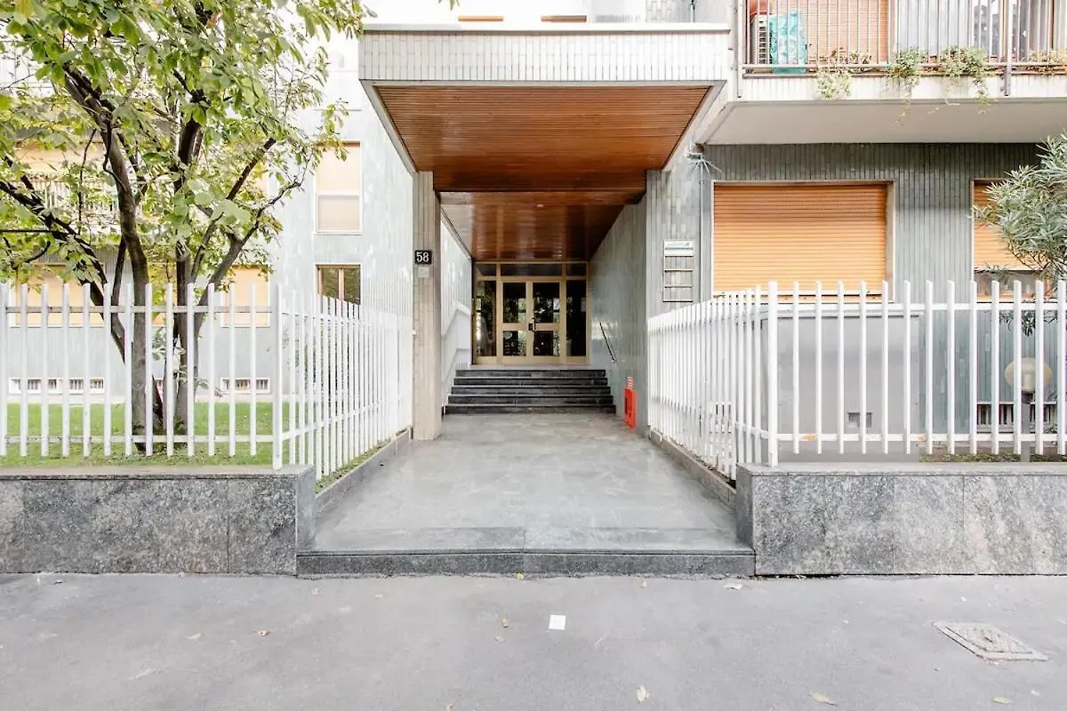Luxury 2 Bedroom Apartament, Close To San Siro, Fiera And 10 Min Metro To Duomo Milan Apartment